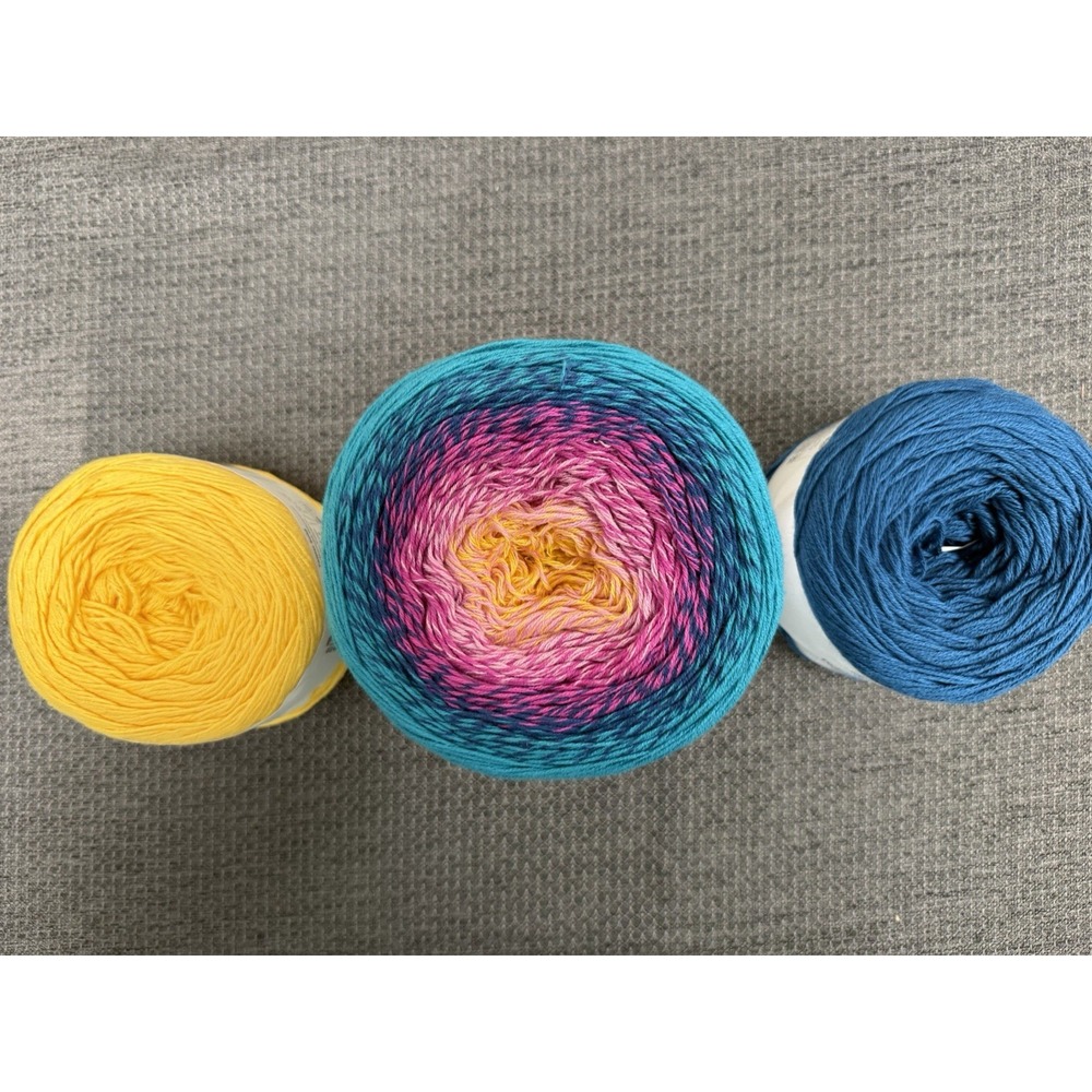 Hobbii Twister Deja Vu 47 Gradient Cake + 2 Solid Cotton Blend Yarn 1968 Yds